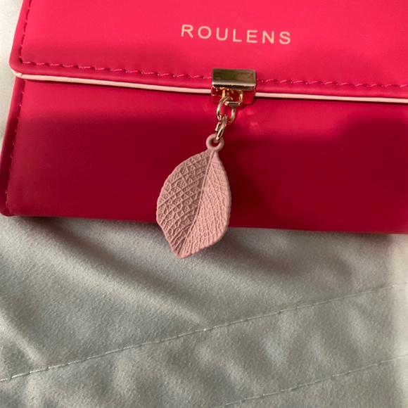 Roulens womens wallet brand new Red snap close. W11 - Picture 2 of 6